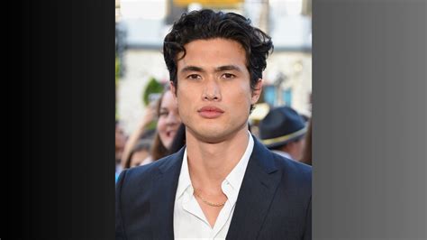 Charles Melton studied this steamy gay flick to。